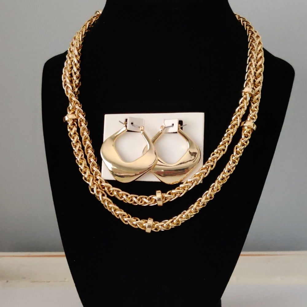Dana Buchman gold set 🌴🌴🌴